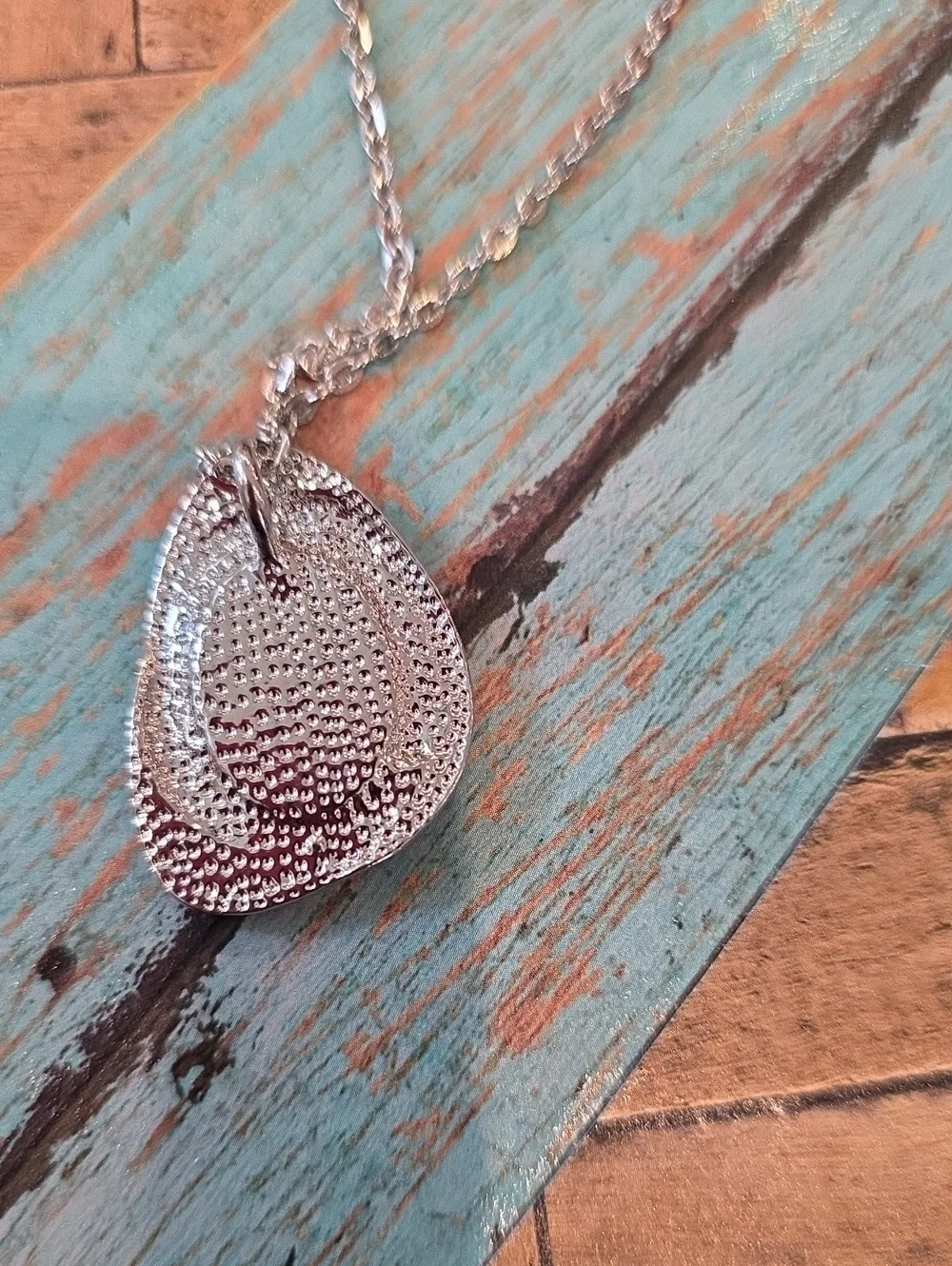 Genuine Cat's Eye Stone Pendant With Silver Toned Necklace 18 In